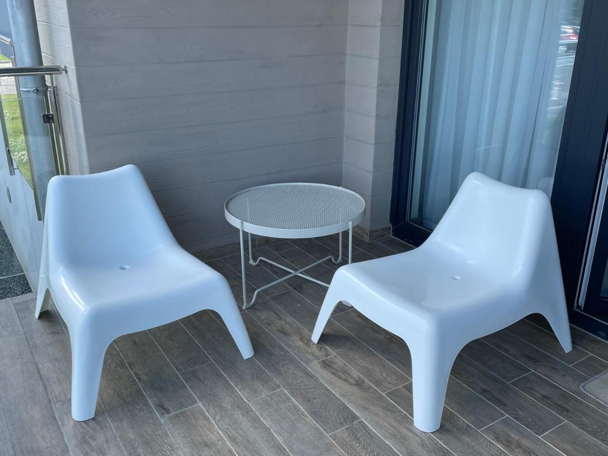 Piec Morz Basen&spa Apartment