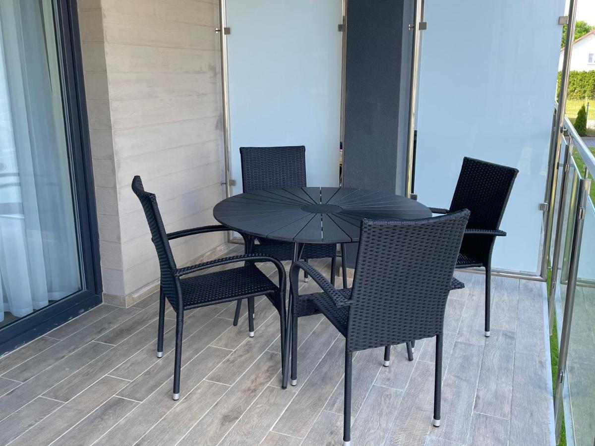Piec Morz Basen&spa Apartment Sianozety